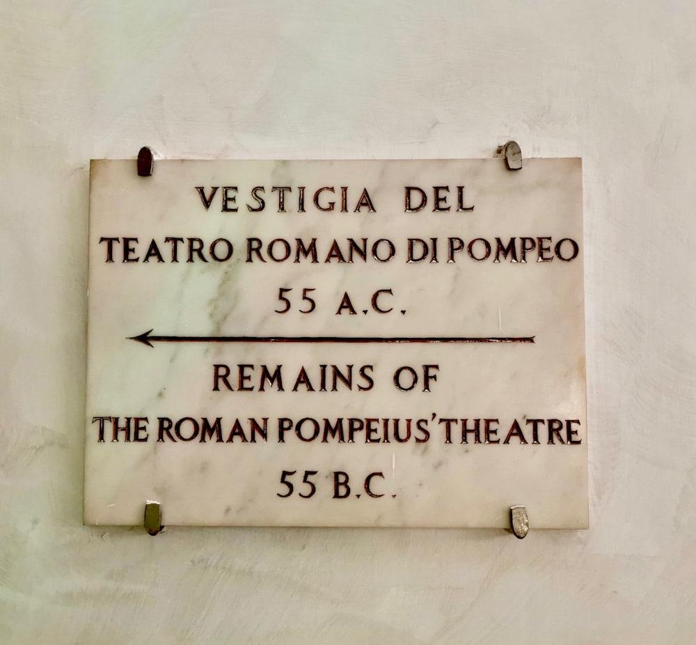Teatro Di Pompeo Hotel 3*