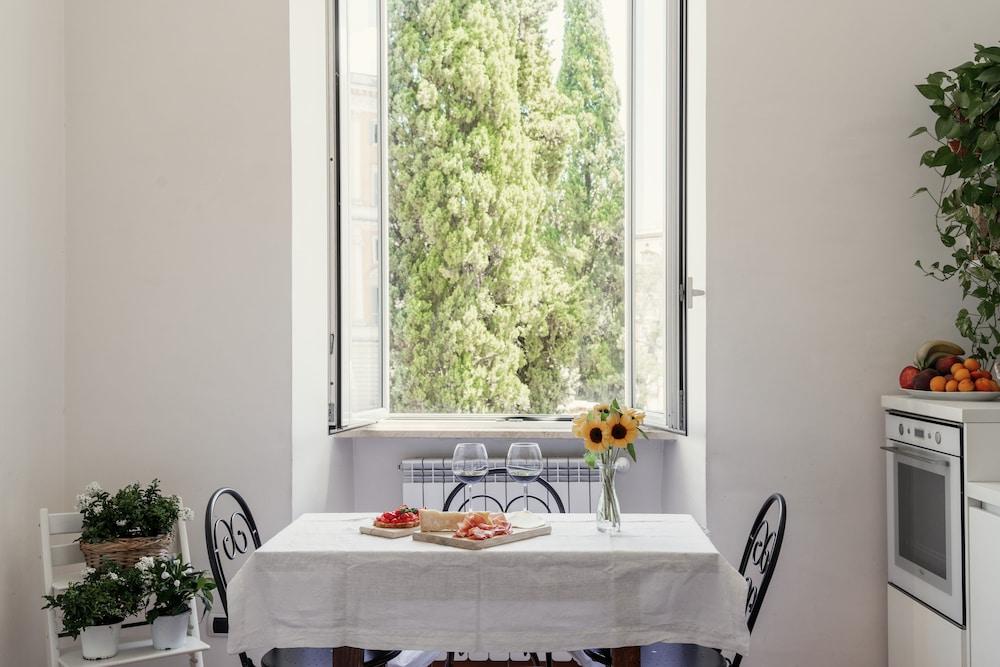 Bed & Breakfast Domus Quiritum Rome
