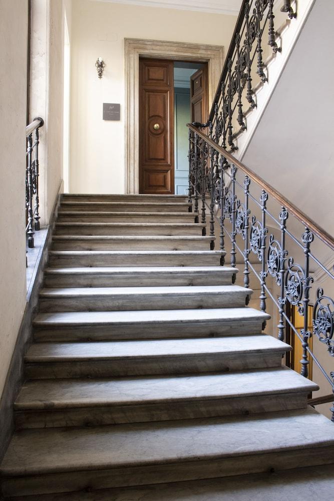 Guest house Le Quattro Dame Luxury 3*