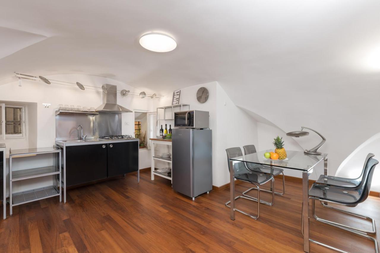 New! Amazing Piazza Navona View Apartment *