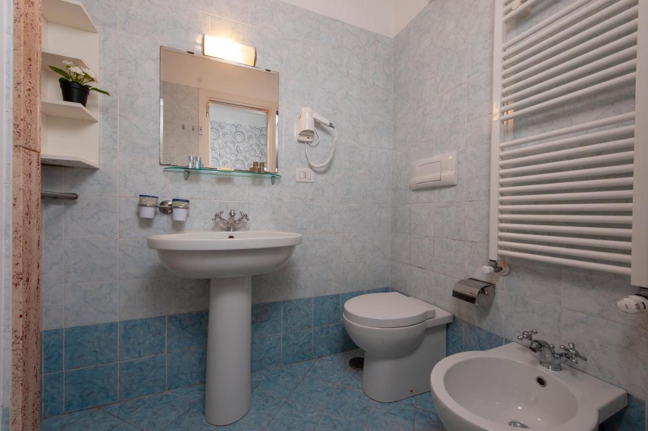 Arie Romane Guesthouse *