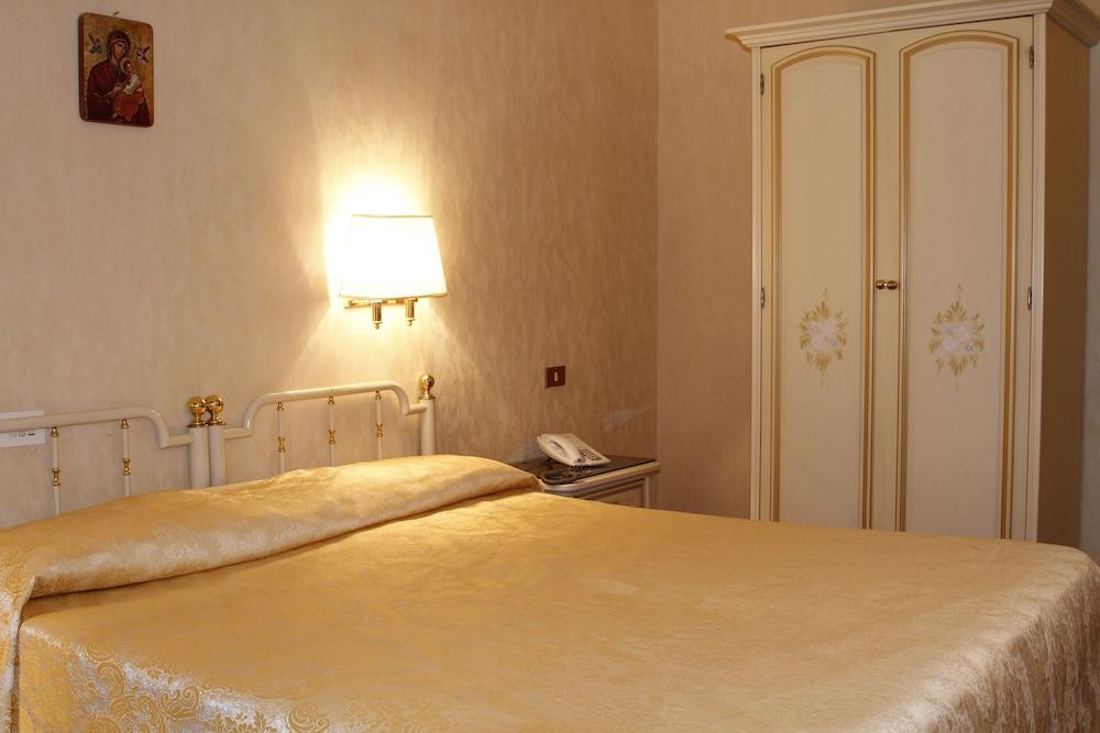 Edera Rome