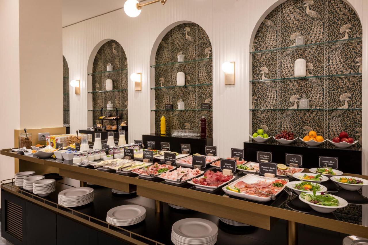 H10 Palazzo Galla Hotel 4*