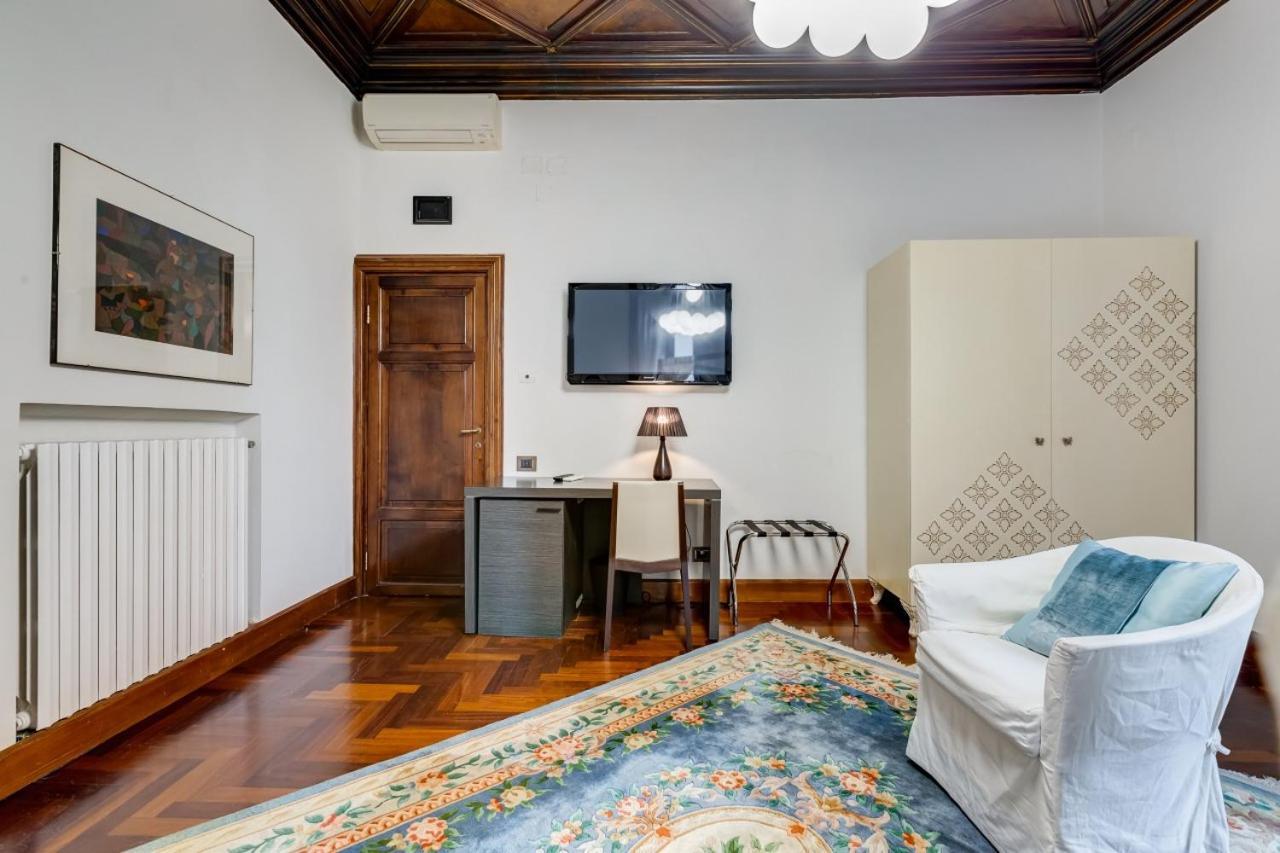 National Apartment *
