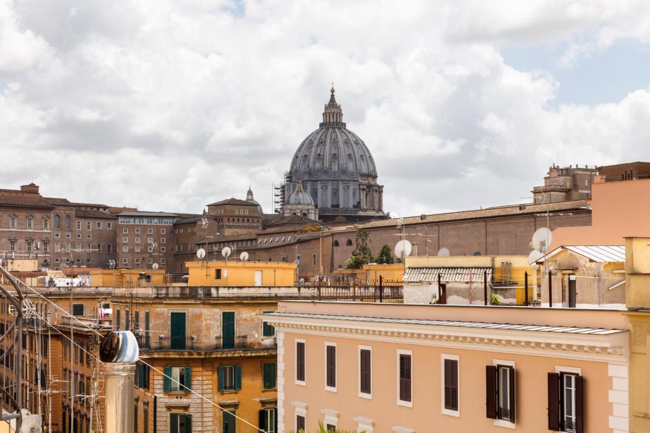 Living By Vatican With Panoramic Terraces In Apartment *