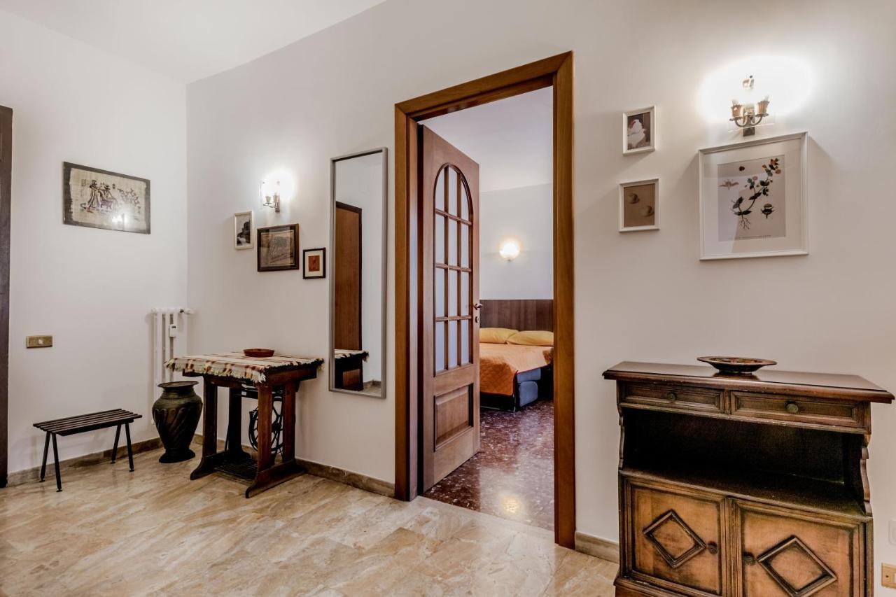 Liber's Domus Apartment