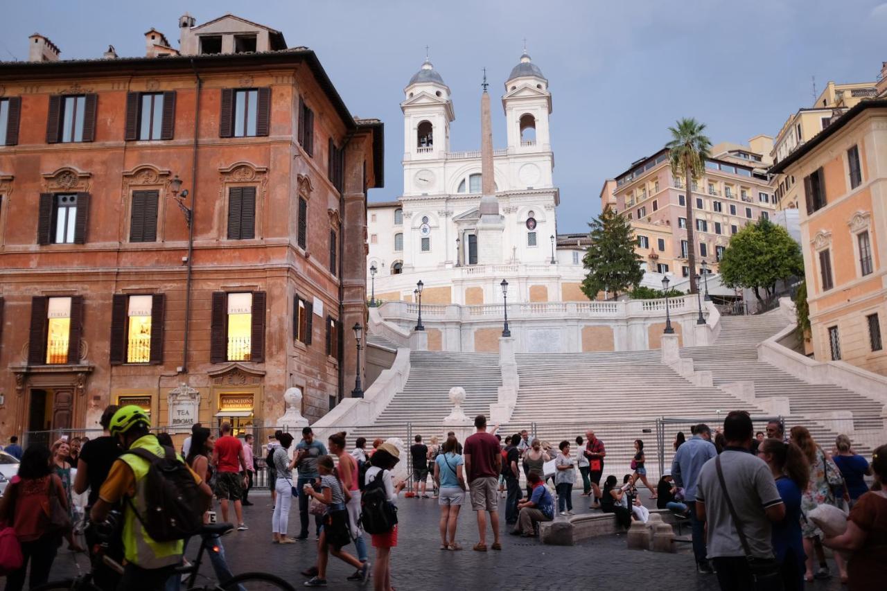 Joivy Trevi Fountain's Relais