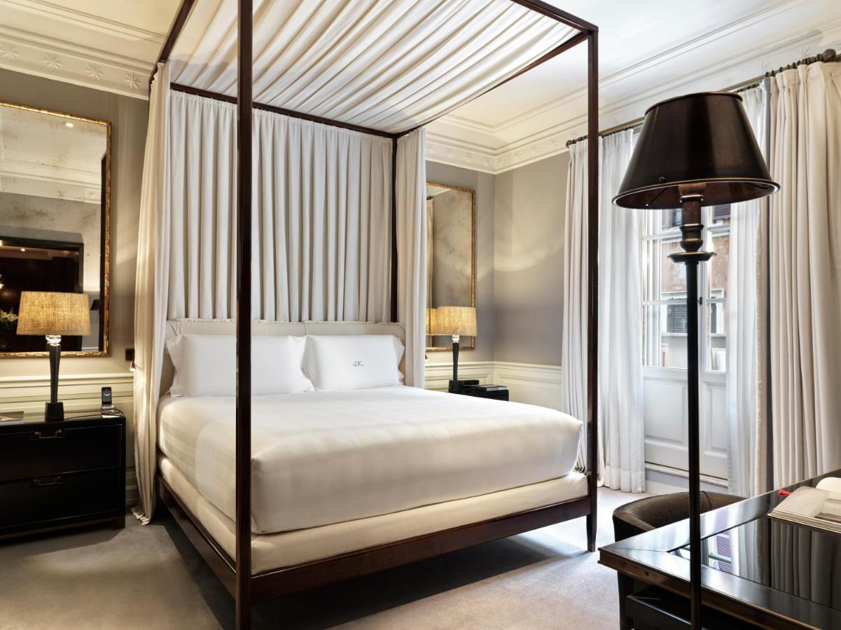 J.k. Place - The Leading Of The World Hotel