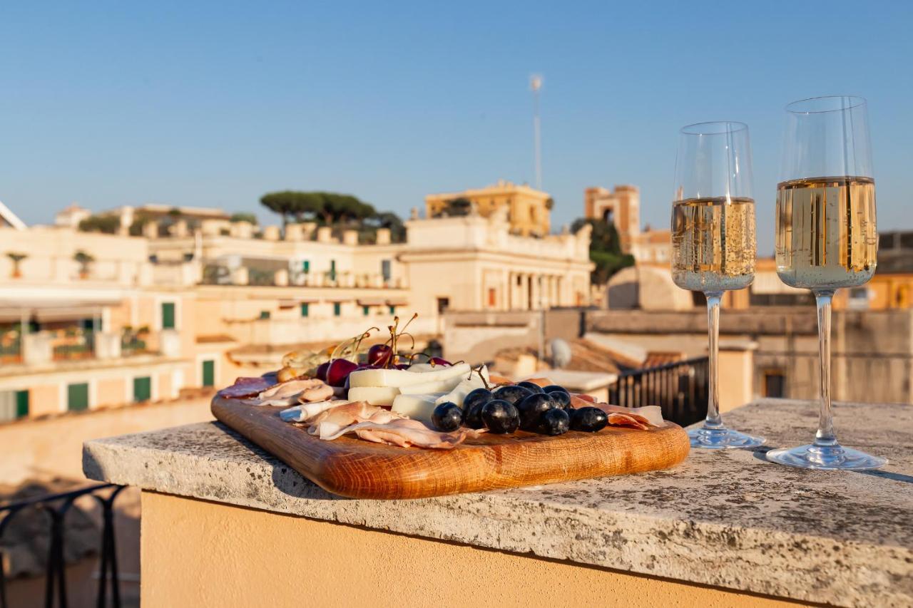 Vivilo Trevi - Luxury Experience - Private Jacuzzi On Terrace - Insane View Guest house Rome