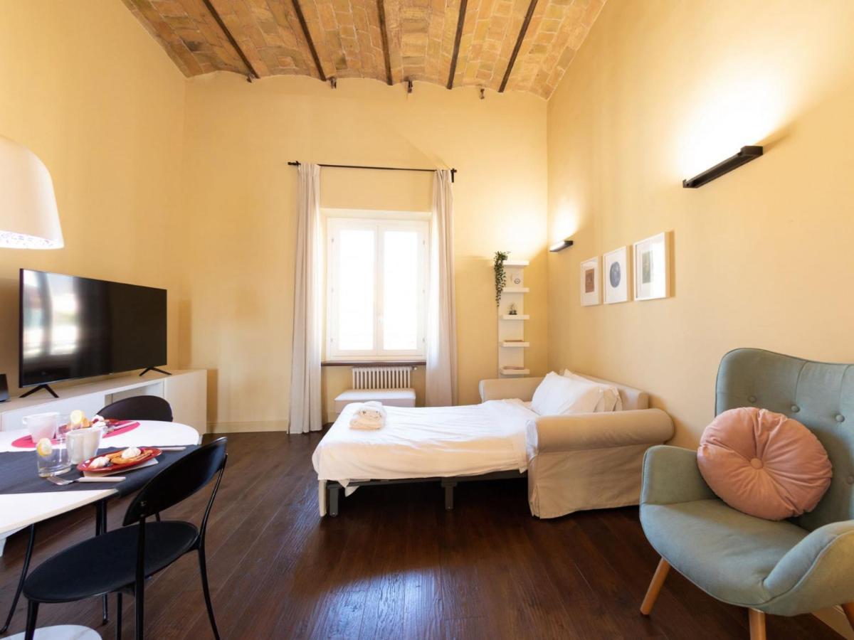 The Rent - Elegant Two-bedroom Close To Saint Peter's Basilica Appartamento