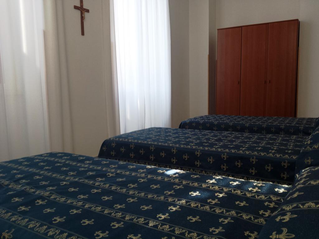 Maria Rosa Molas - Casa Per Ferie Guest house