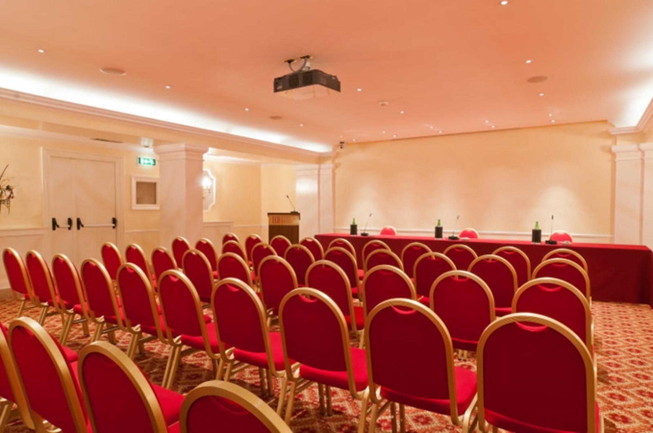 Hotel Bettoja Massimo D'azeglio 4*