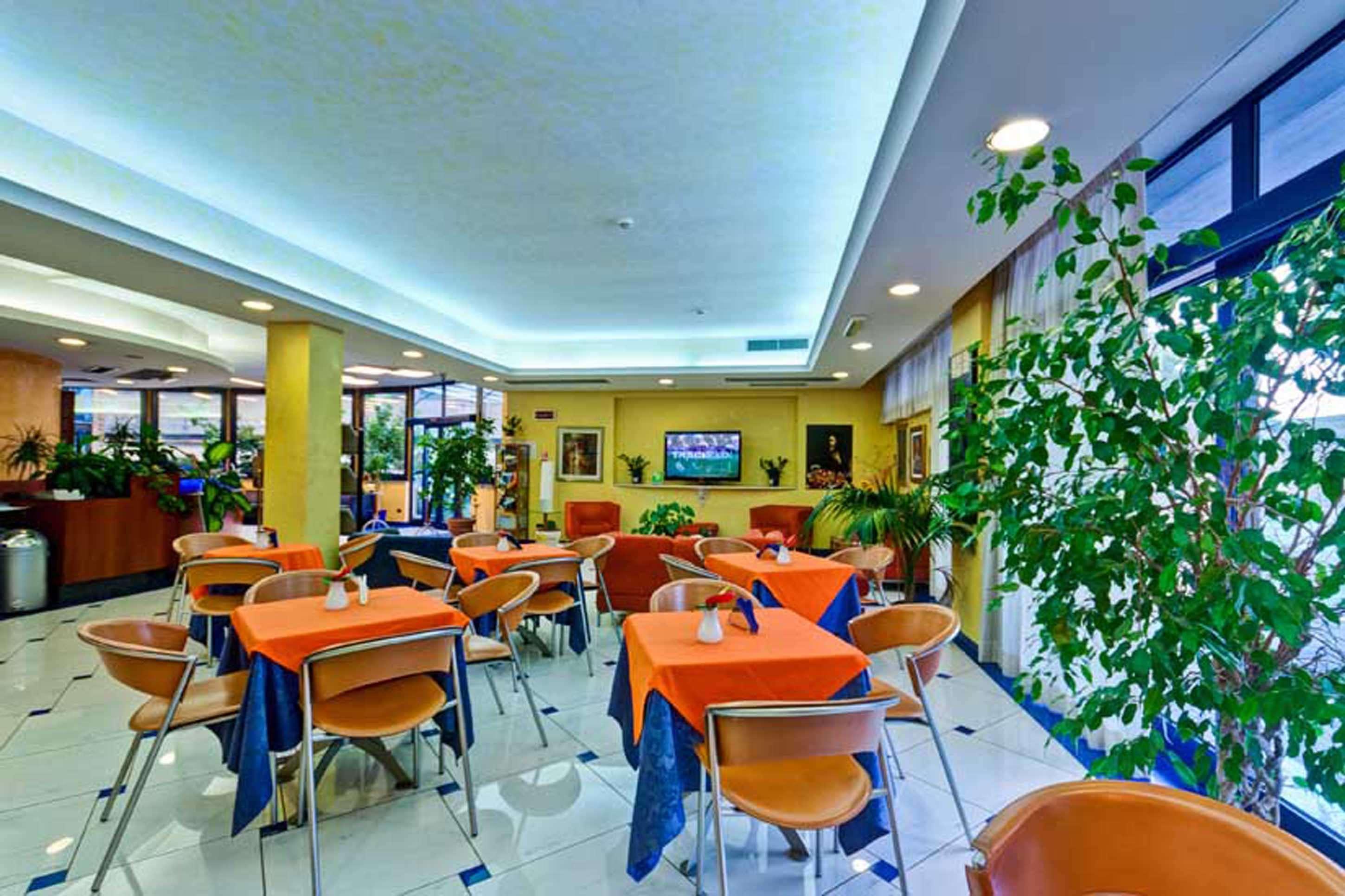 Western Blu Roma