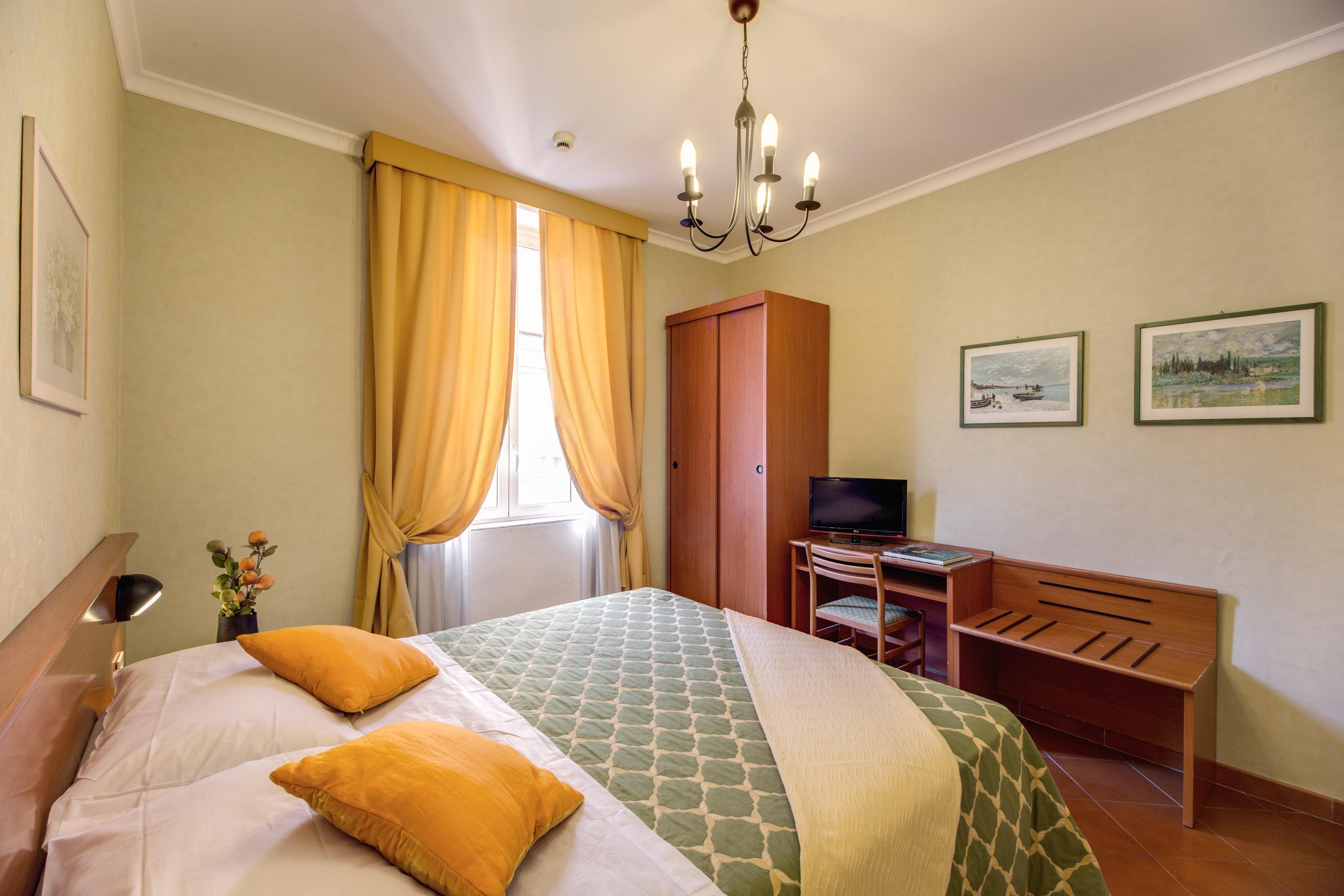 Hotel Corona Hotel