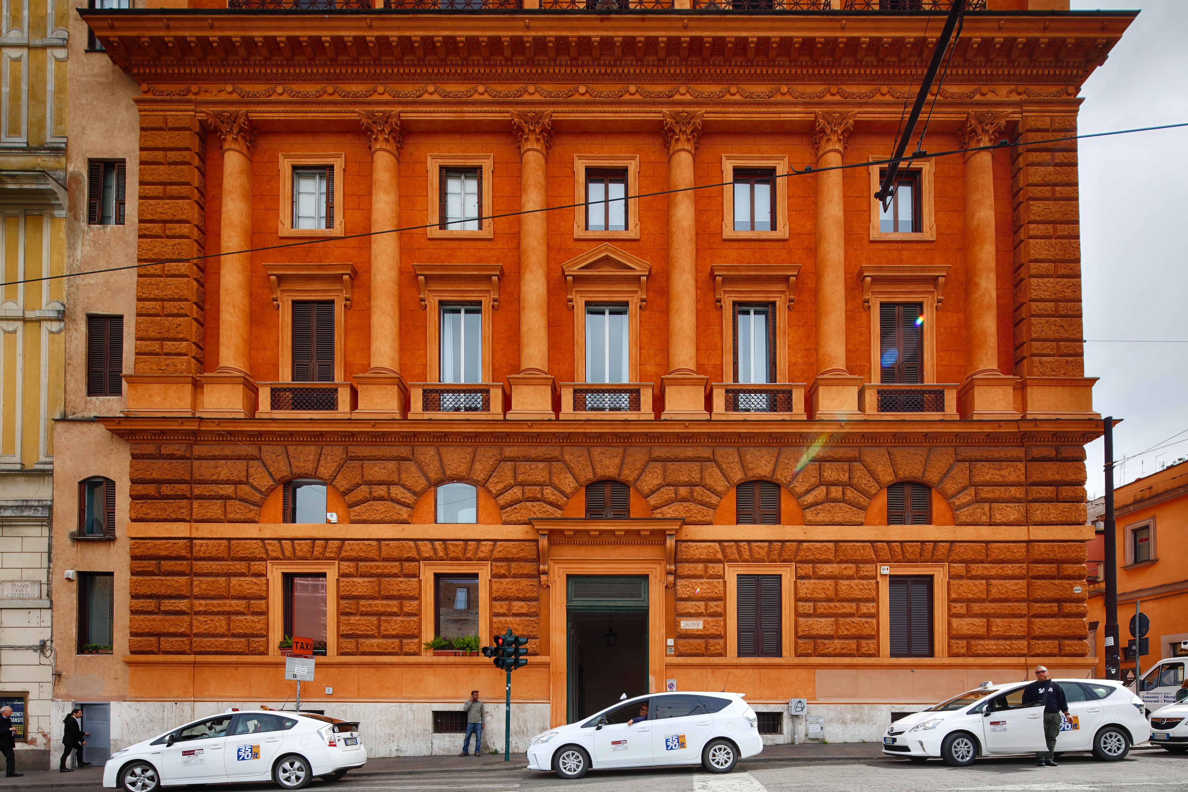 Ht Maximus Guest house 3*