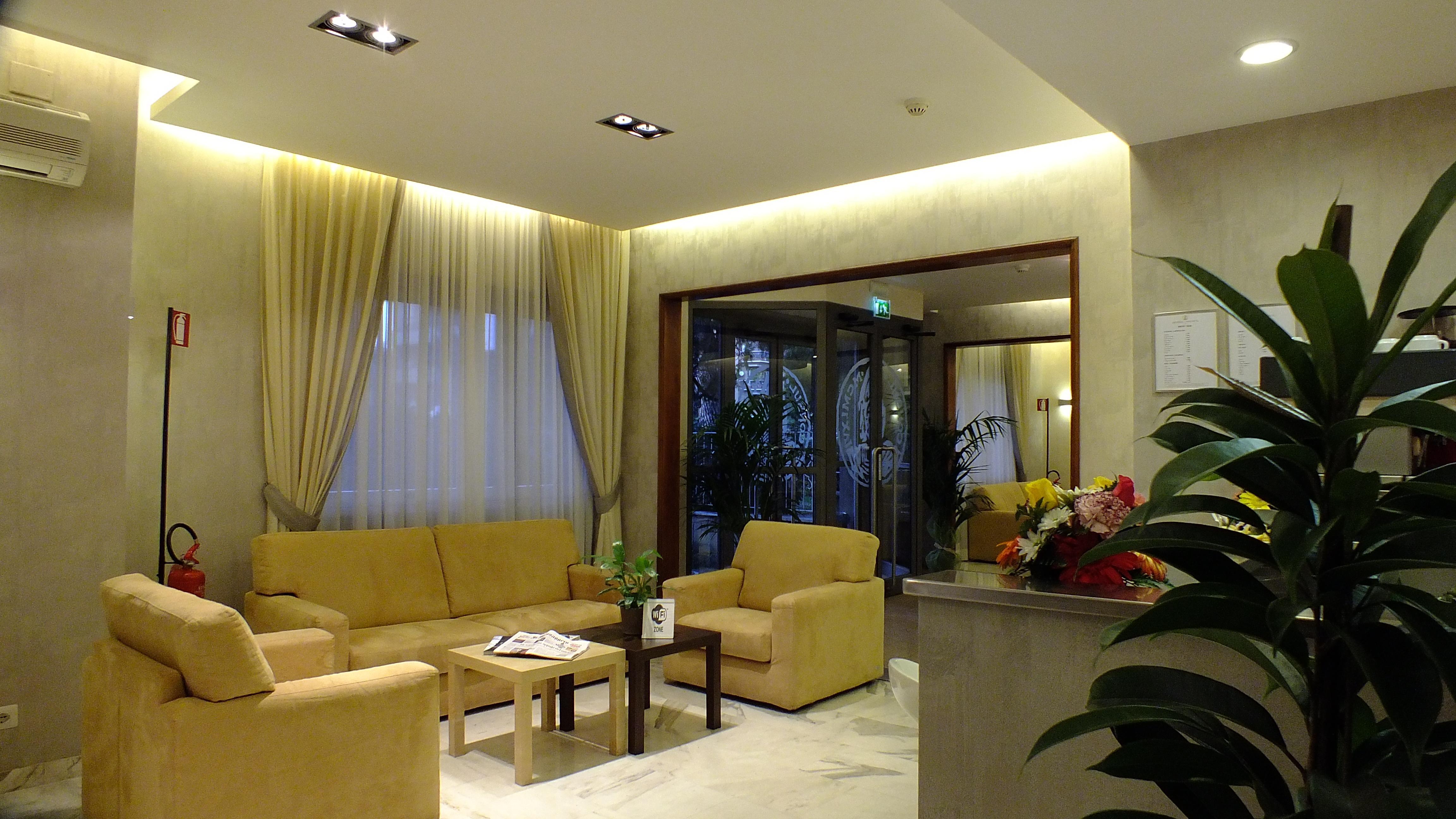 Consul Hotel 3*