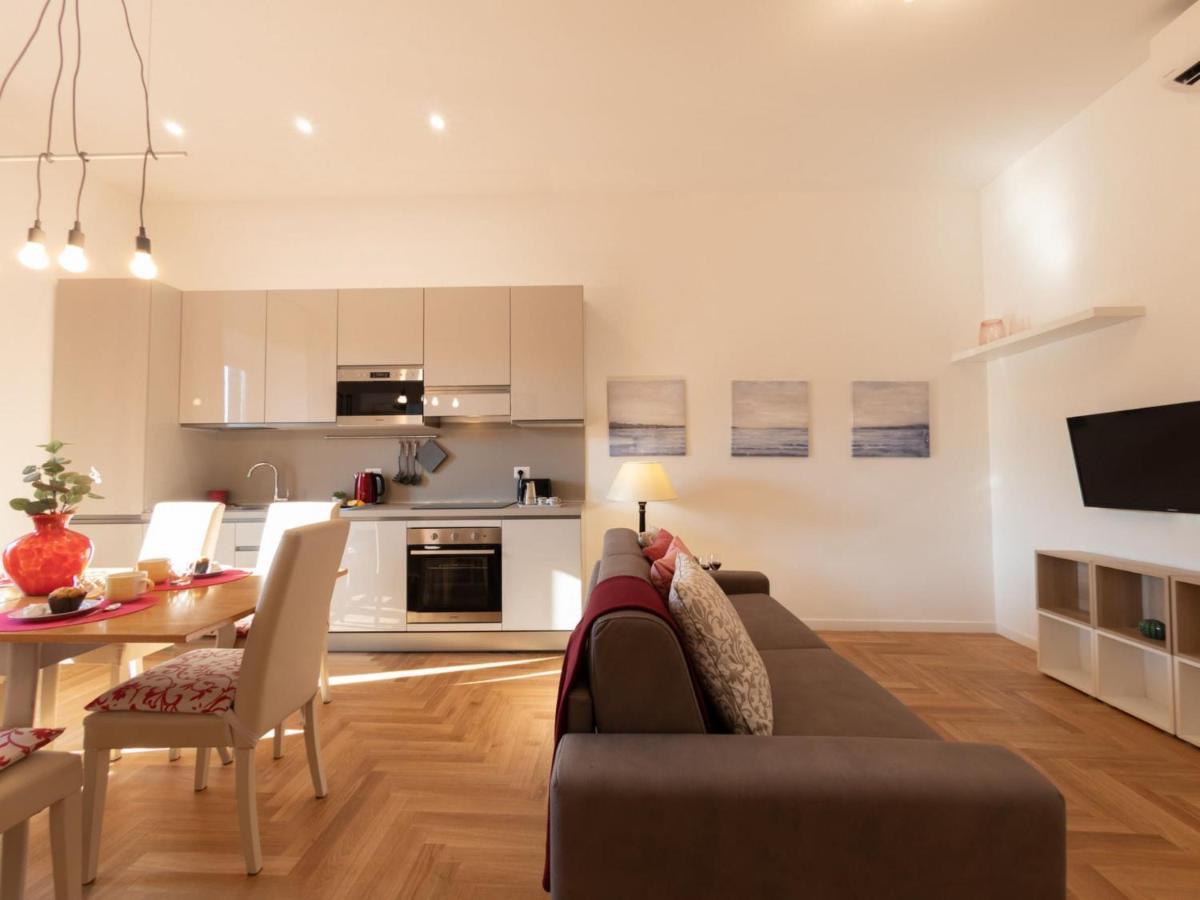 The Rent - Bright Near Isola Tiberina Appartamento