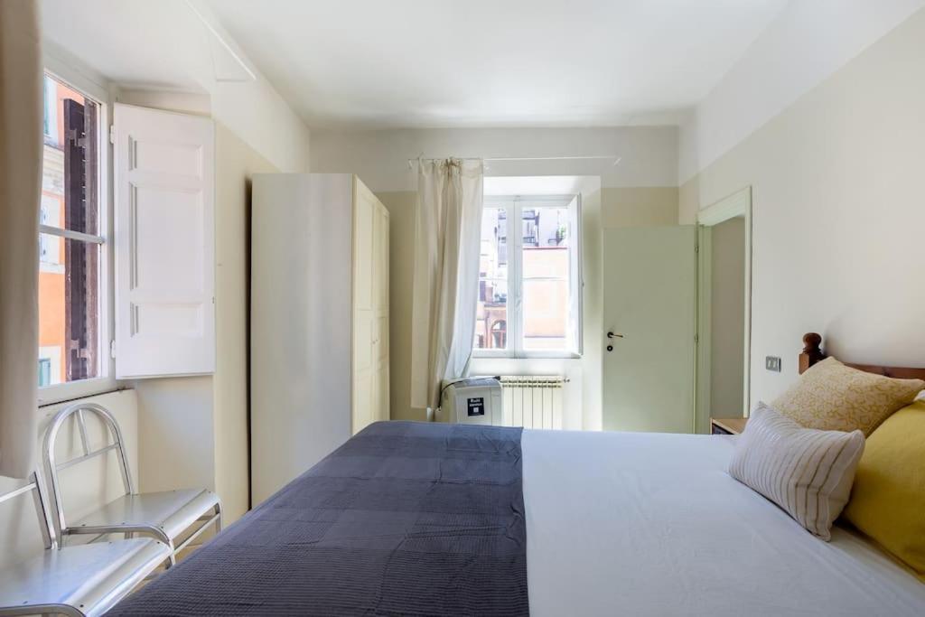 Authentic Monti 5 Mins From Colosseum Appartamento
