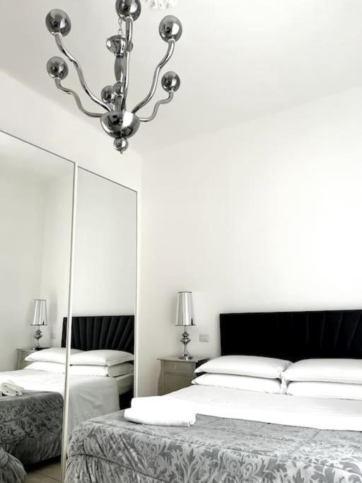Virginia - Stazione Termini Apartment Rome