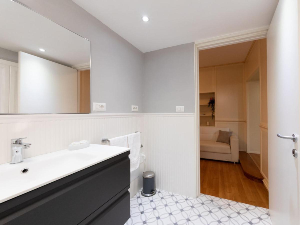 The Rent - Stylish One-bedroom In Piazza Barberini Rome