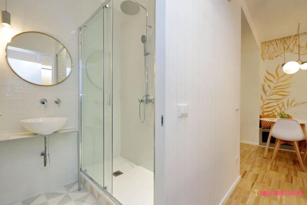 Ych-renovated And Design Flat Close To The Center