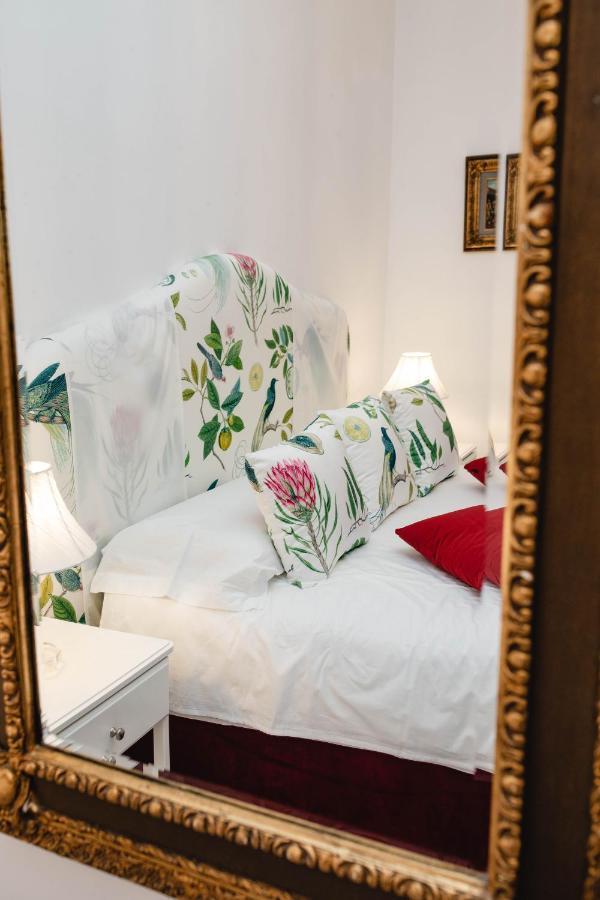 Delfini Trevi House Guest house *