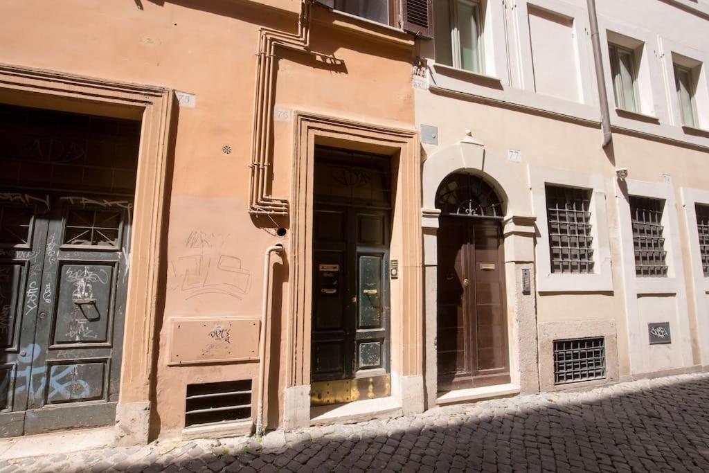Girolamo's Jacuzzi Place Apartment Rome