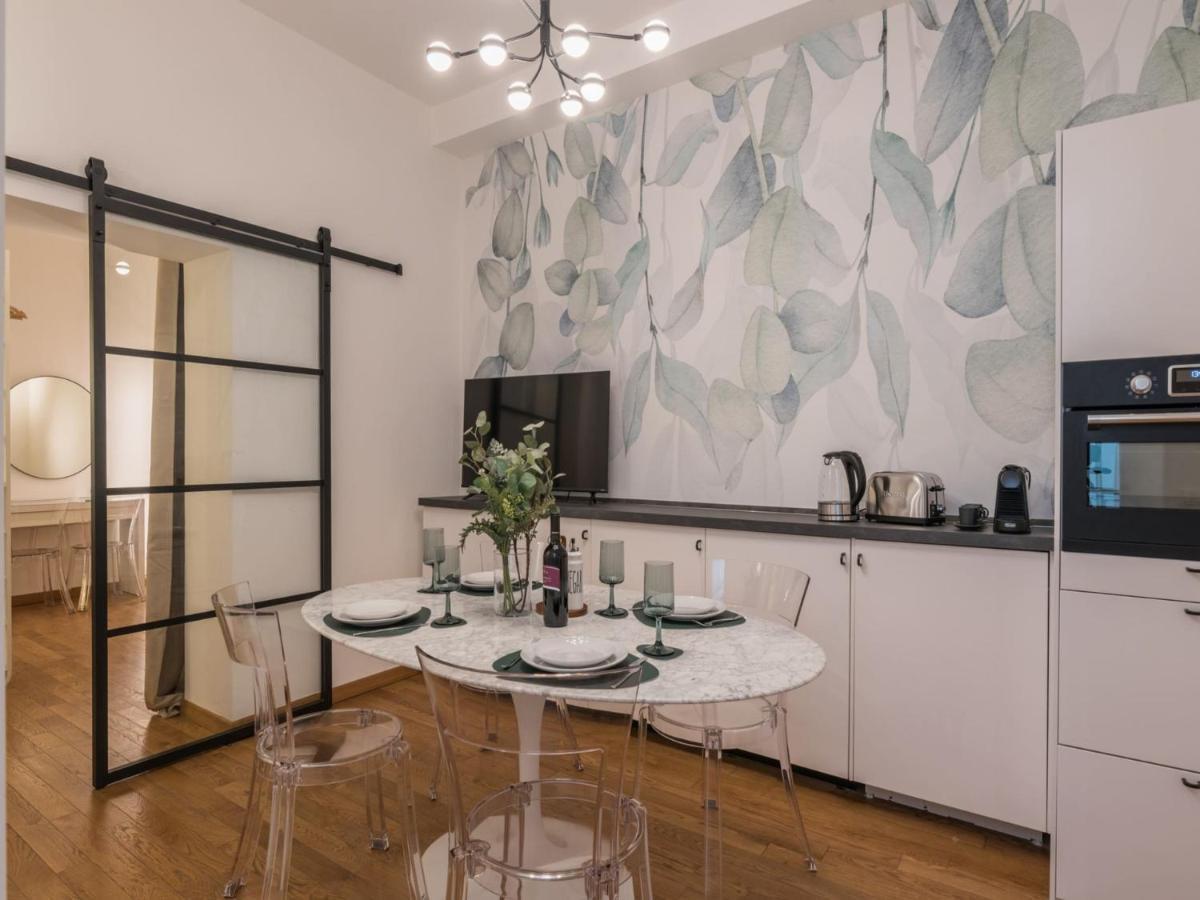 The Best Rent - Cozy Two-bedroom In Via Dei Condotti Apartment *