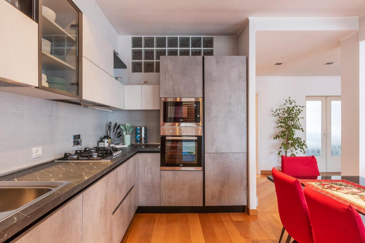 Bright Flat Near Vatican Apartment