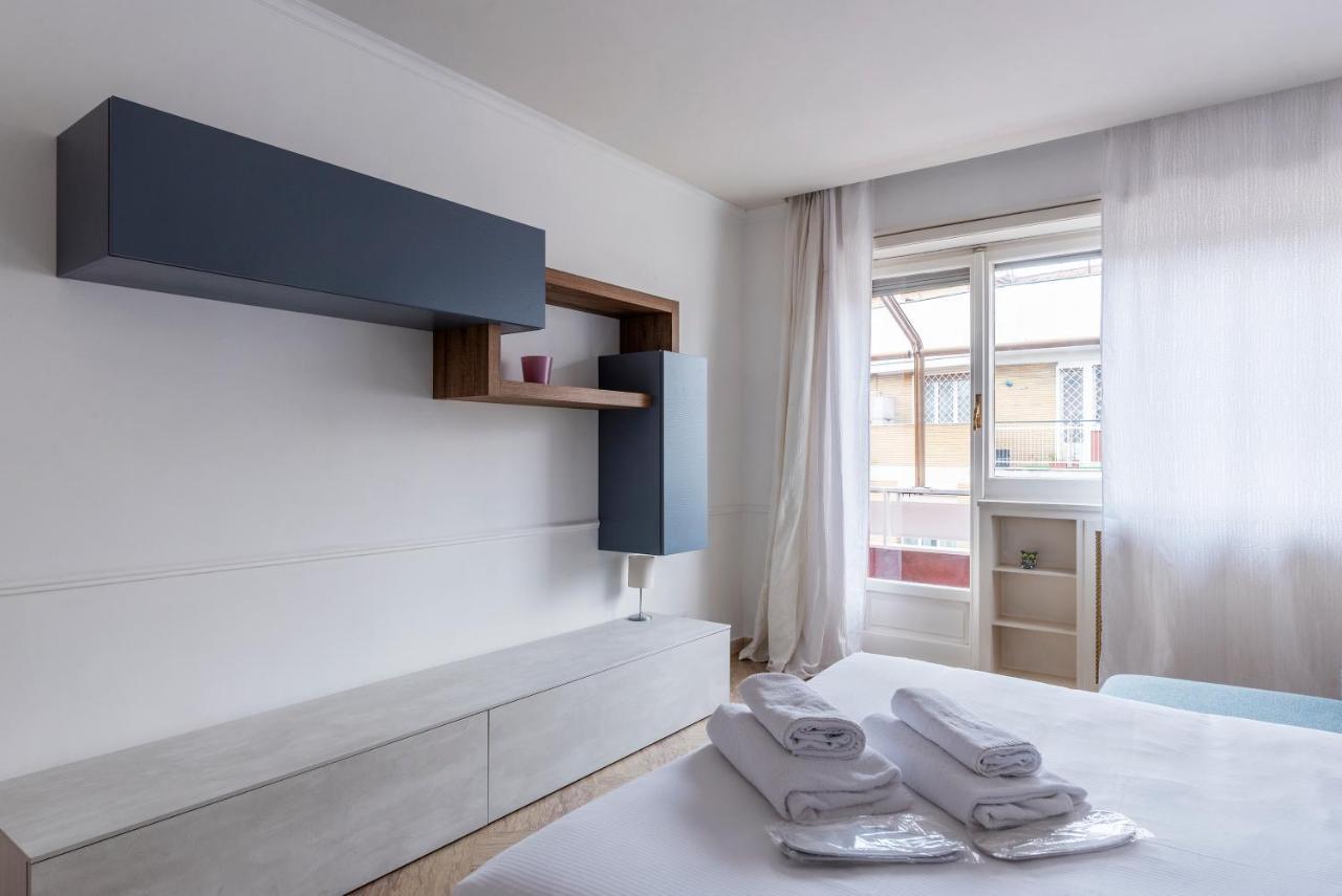 Bright Flat Near Vatican Apartment