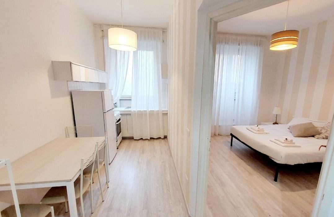 Bbhome Stylish Gold Near Trastevere Station Apartment Rome