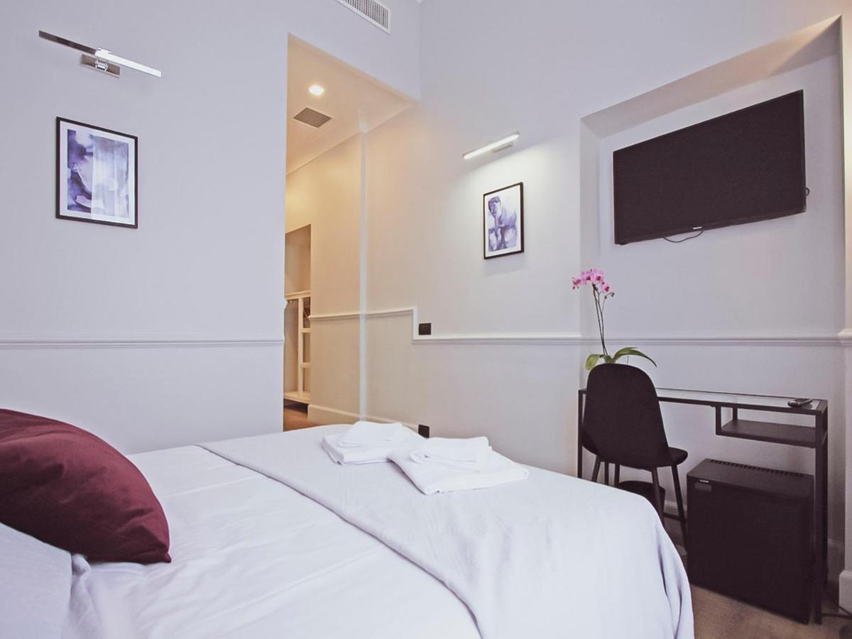 Gemini Navona Guest house