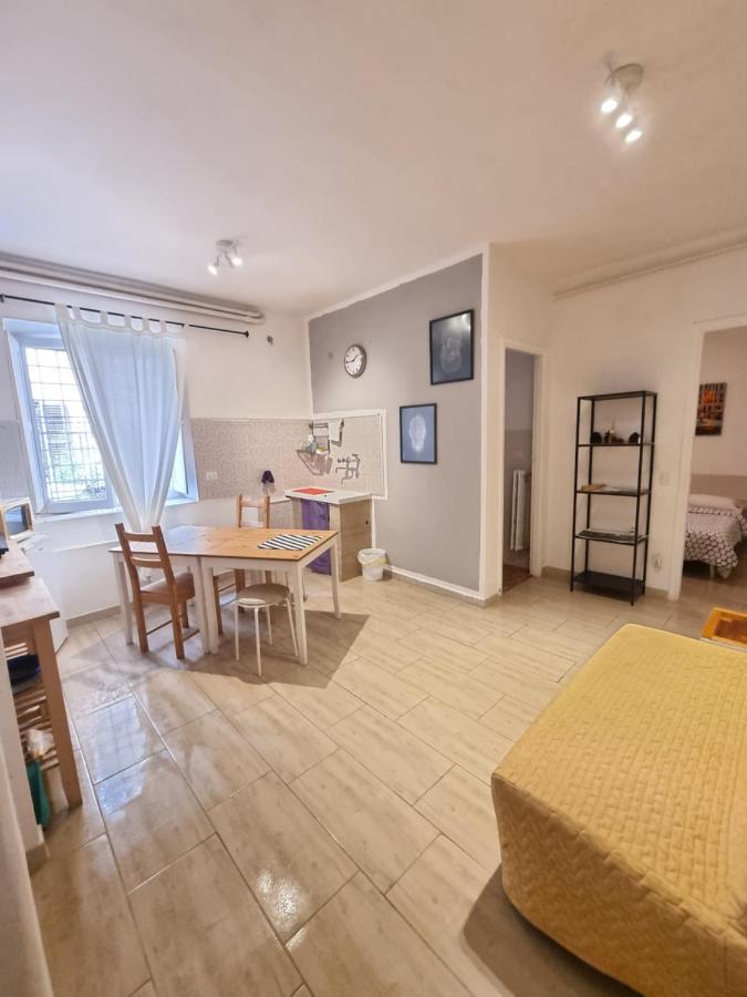 Lapo's Apartment's Apartment