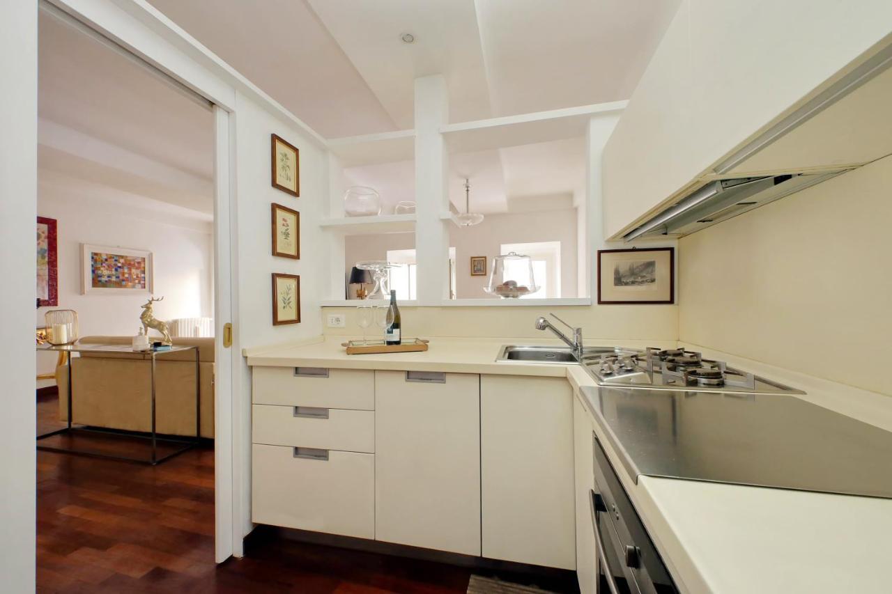 Apartment Pantheon View Experience
