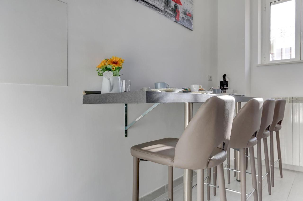 Voyager House Termini - And Guest house