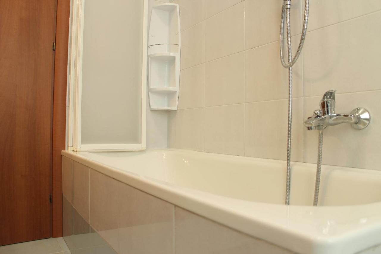 Vi Floor Apartment