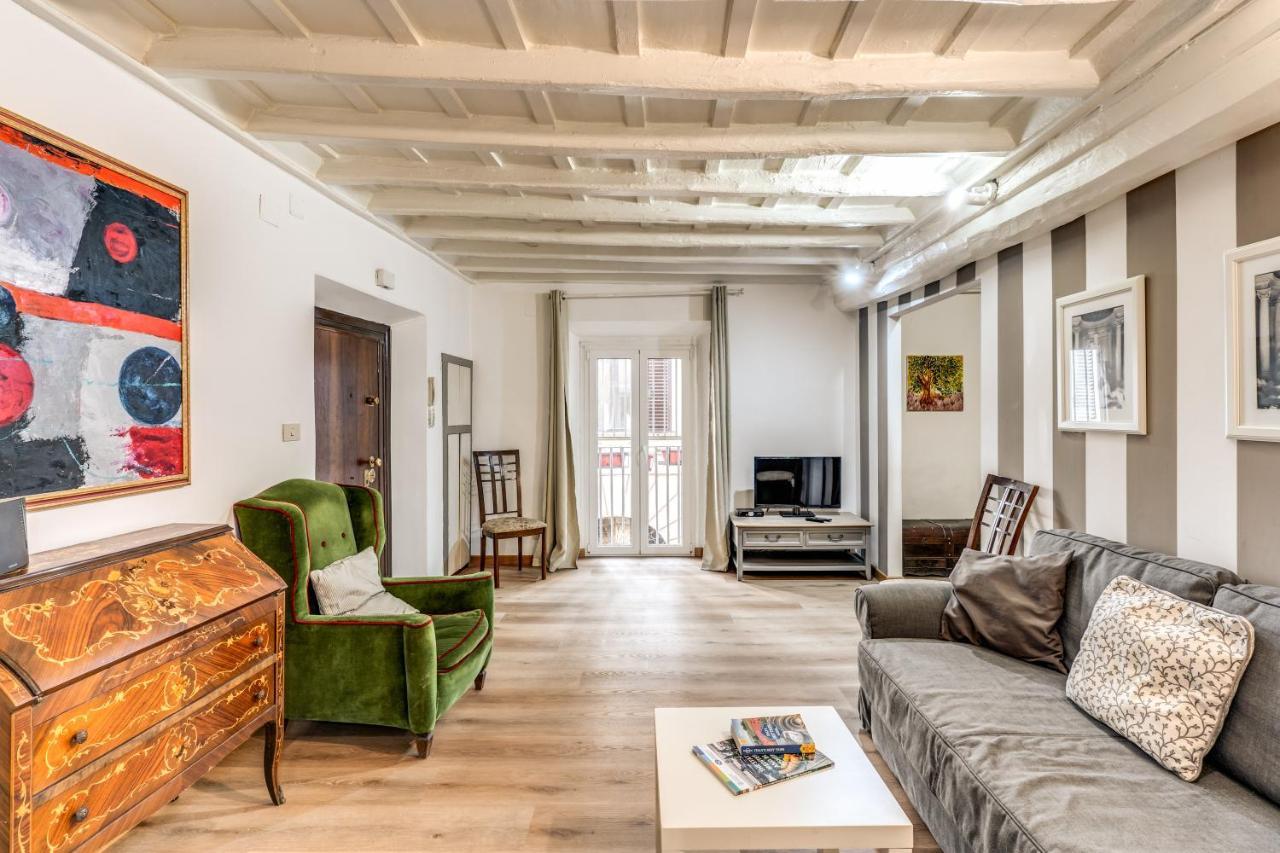 Lovely Spacious Near The Colosseum Apartment *