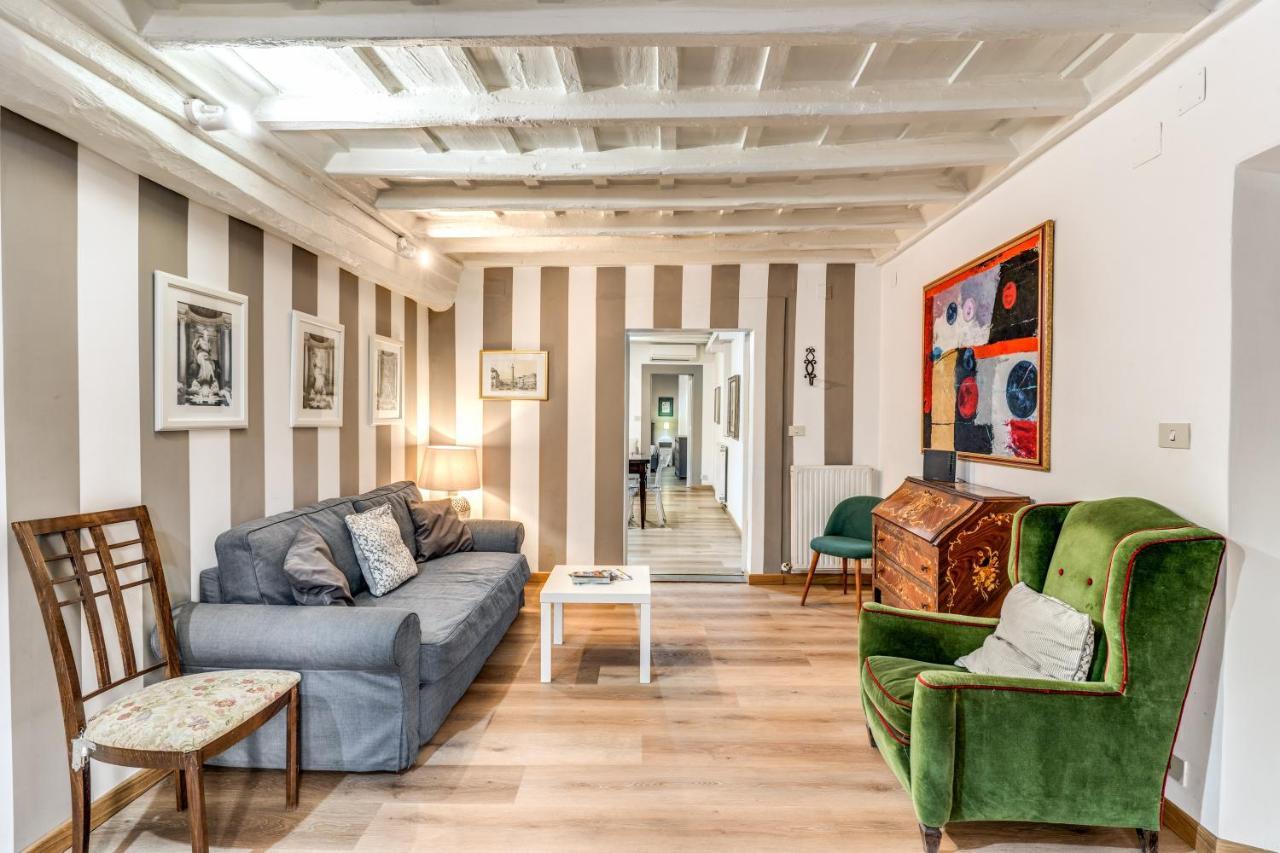 Lovely Spacious Near The Colosseum * Rome