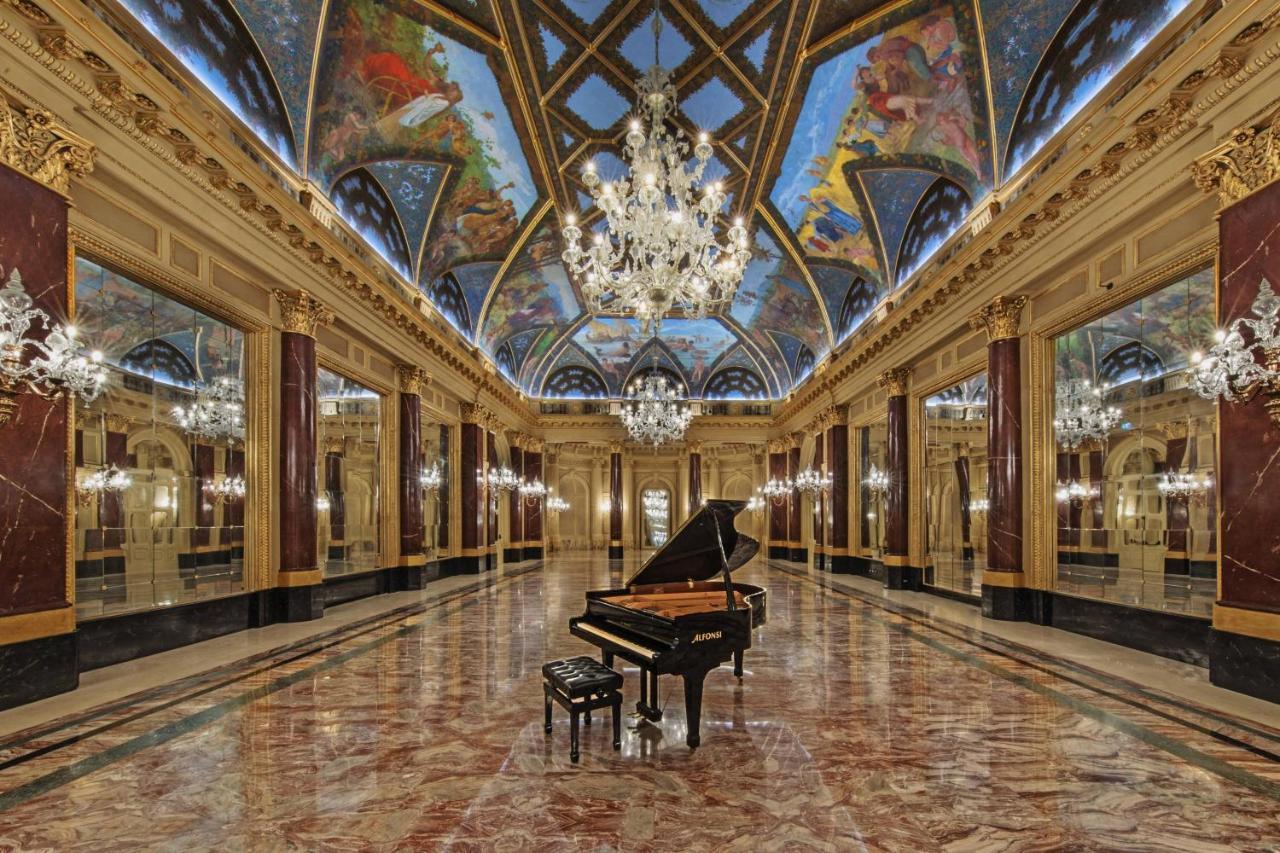 The St. Regis 5*