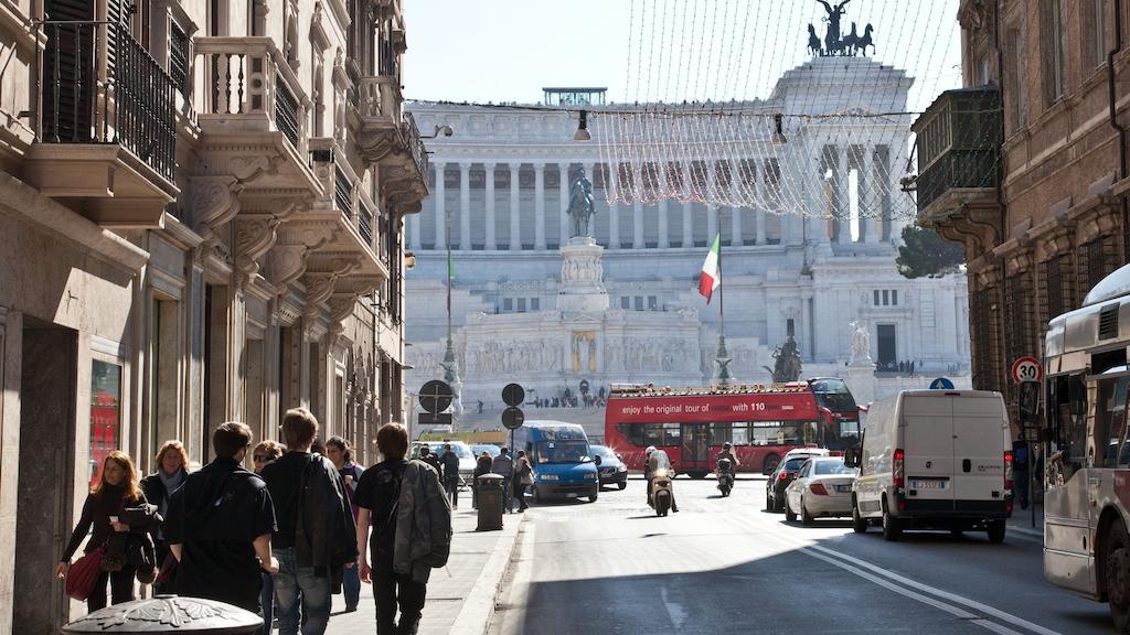 Rental In Rome Trevi Fouintain View Apartment Apartment Rome