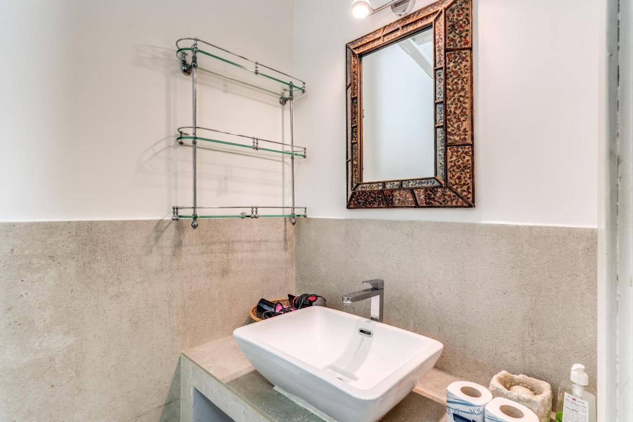Lovely Spacious Near The Colosseum * Rome
