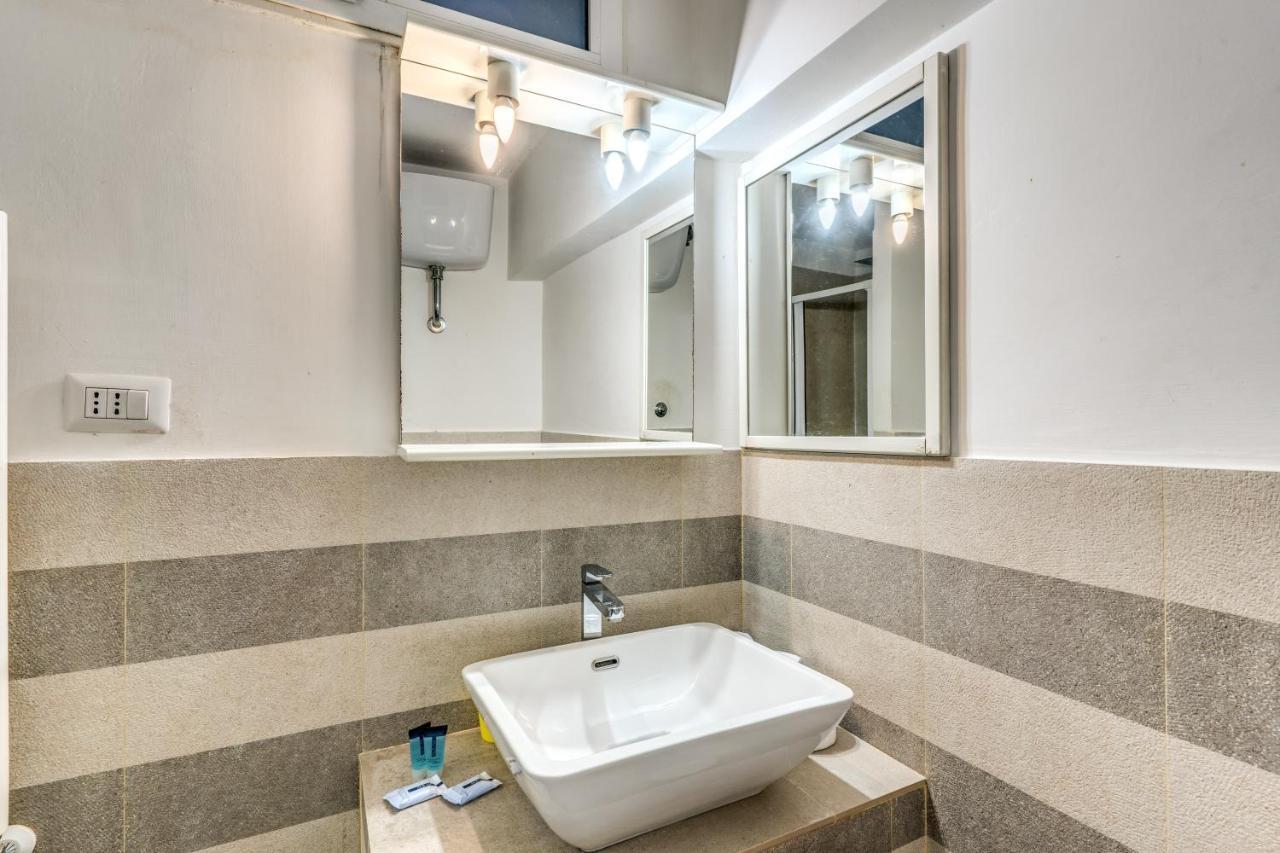 Lovely Spacious Near The Colosseum Apartment