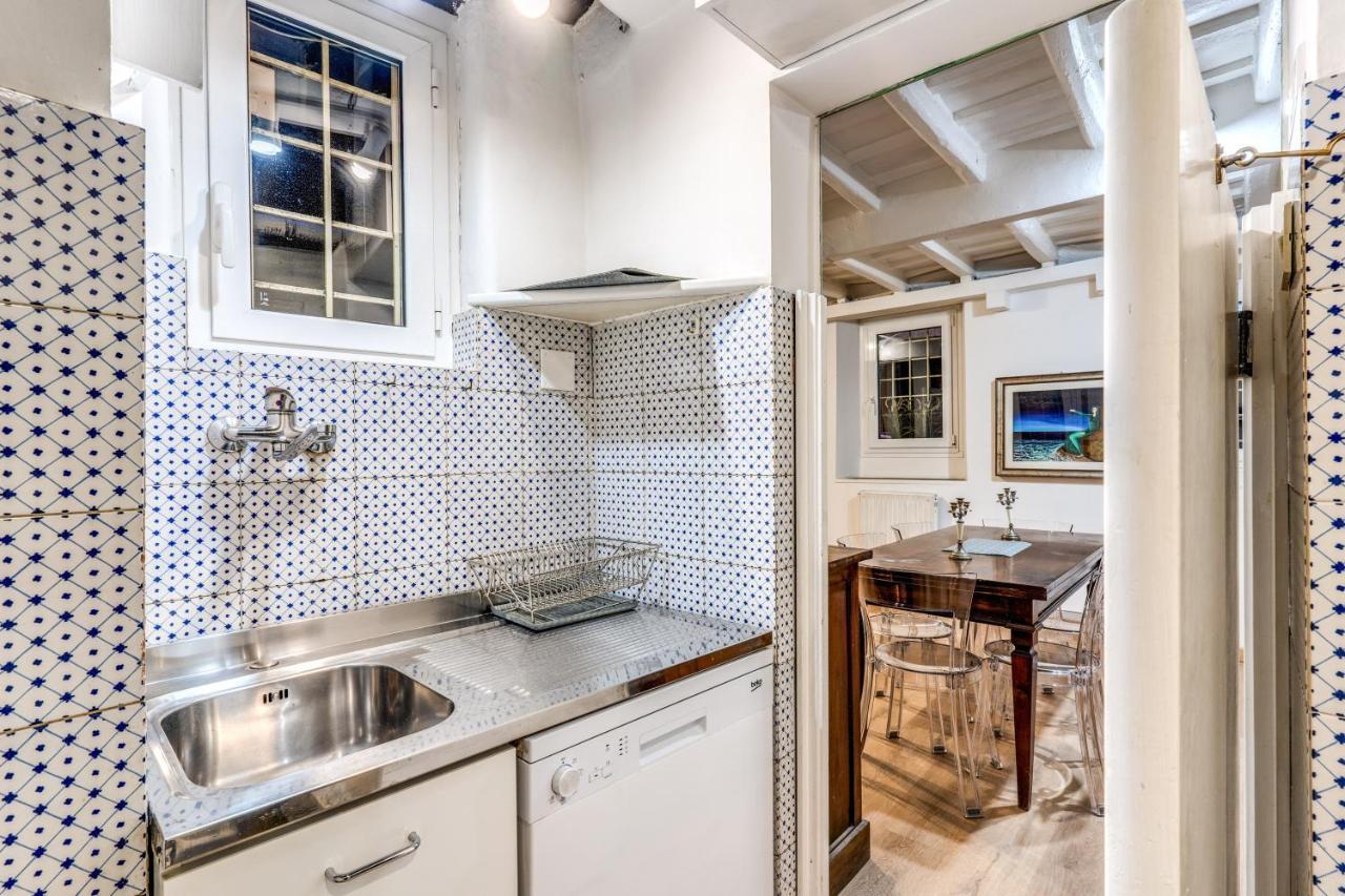 Lovely Spacious Near The Colosseum Apartment *