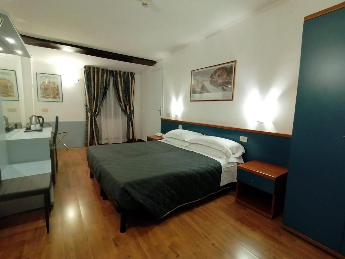 Julia 3* Rome