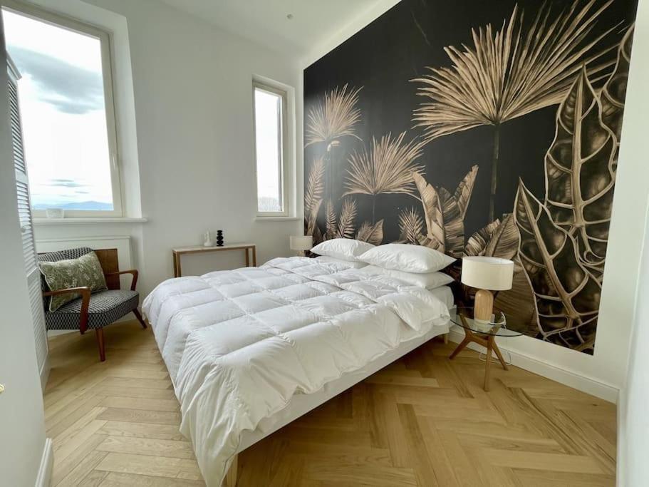 Ultra Stylish Modern Attic Apartment