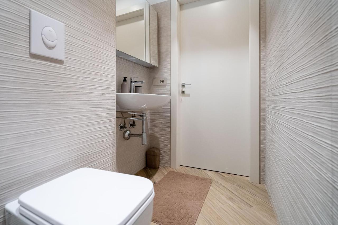 Aurealiving - Trastevere With Rooftop & Gym, Your Place In * Rome