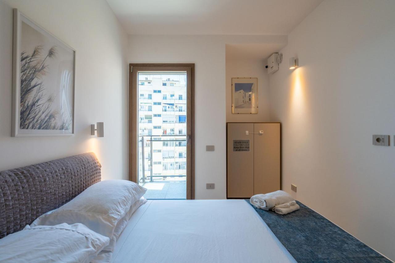 Aurealiving - Trastevere With Rooftop & Gym, Your Place In Apartment *