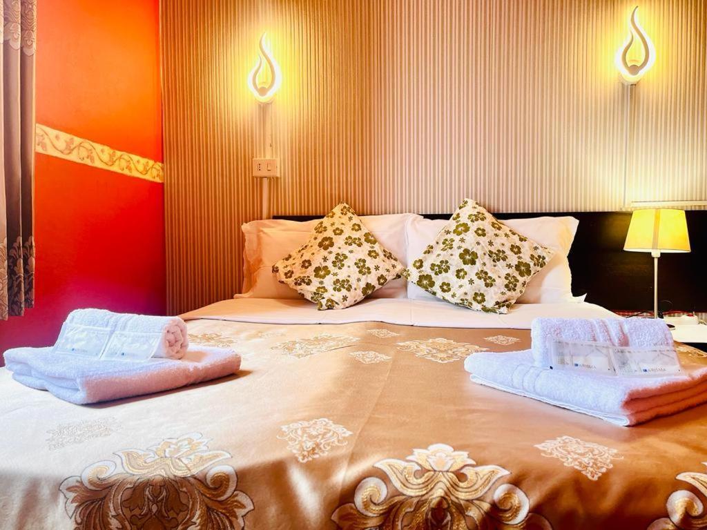 Hill Town Guest house *