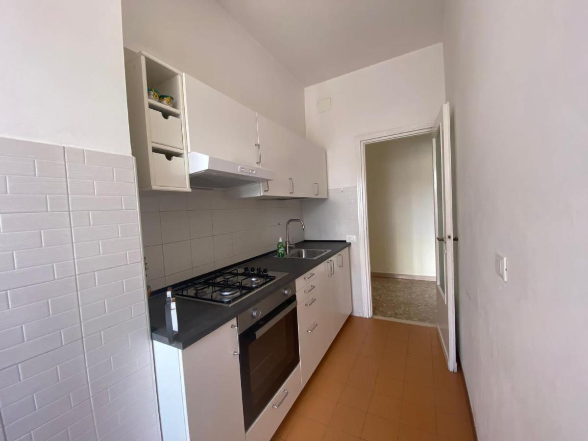 The Italian House In A Pochi Passi Dalla Metro A Apartment