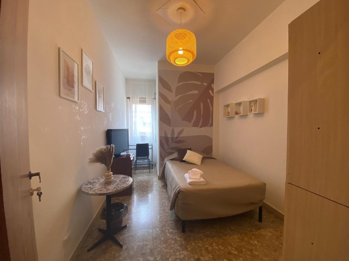 The Italian House In A Pochi Passi Dalla Metro A Apartment Rome